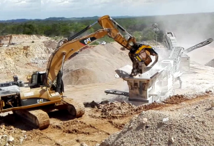 MB S18 Caterpillar 336D Mexico quarry limestone 2